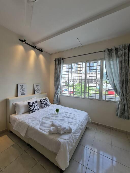 3Storey House 13Pax Family Suite 峇六拜 外观 照片