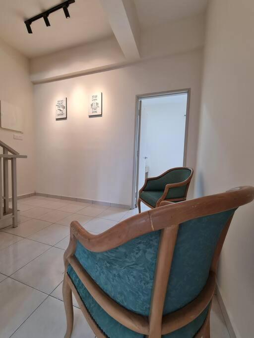 3Storey House 13Pax Family Suite 峇六拜 外观 照片