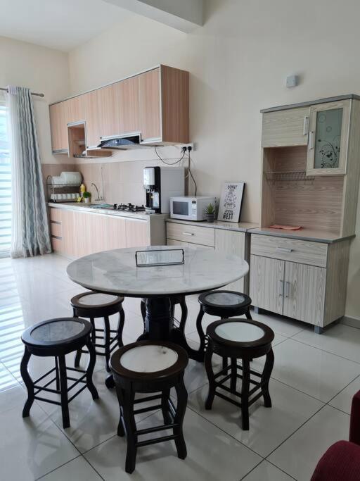 3Storey House 13Pax Family Suite 峇六拜 外观 照片
