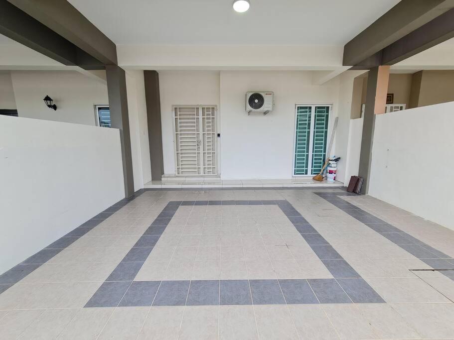 3Storey House 13Pax Family Suite 峇六拜 外观 照片